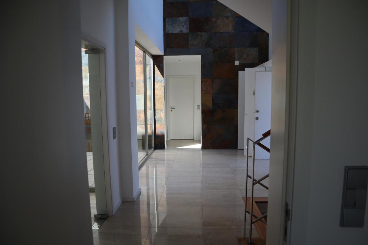 Villa Dos Salgados, 5Bdr, Beach Front, Near Salgados Golf Club Guia  Eksteriør bilde