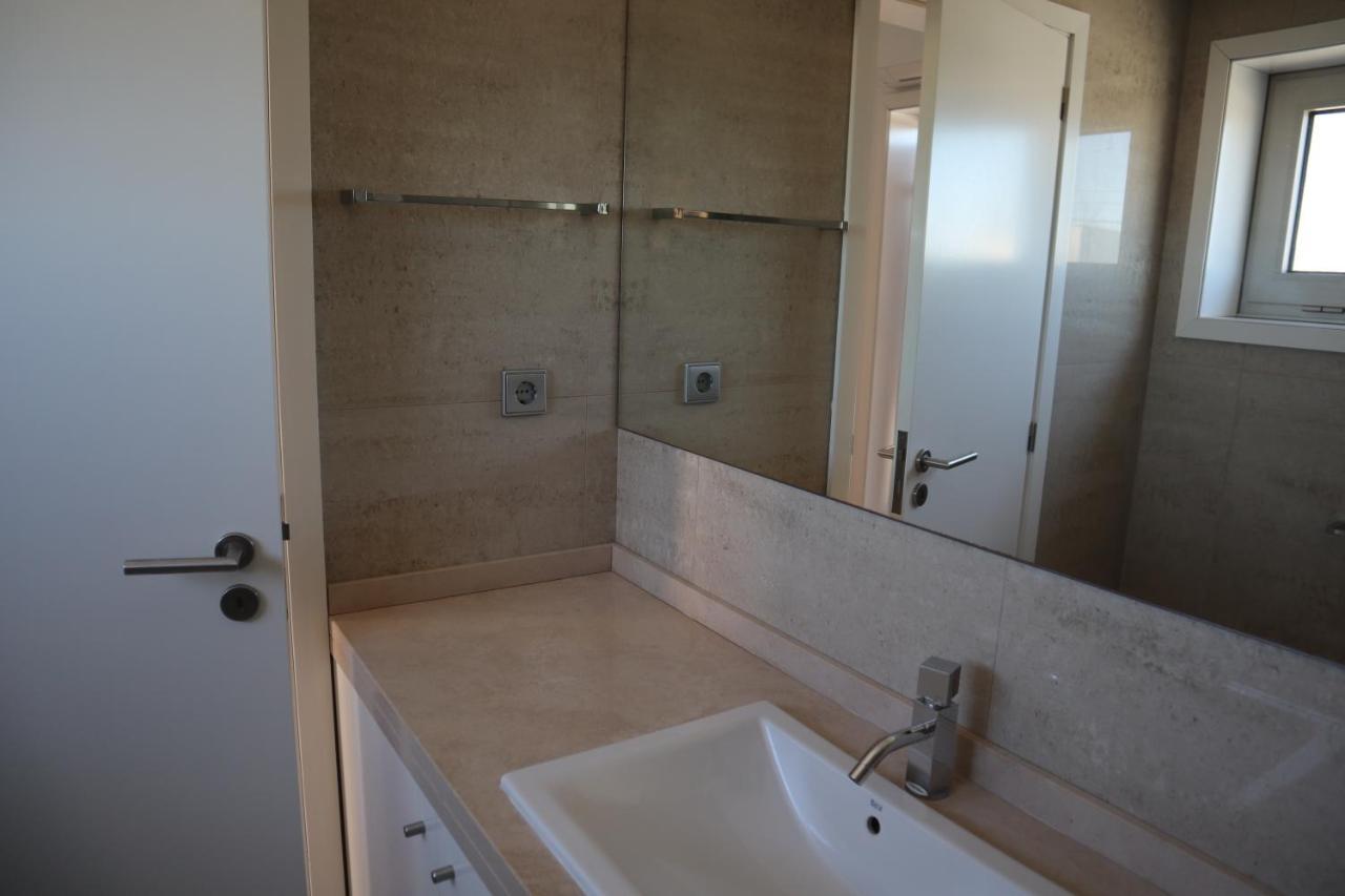 Villa Dos Salgados, 5Bdr, Beach Front, Near Salgados Golf Club Guia  Eksteriør bilde